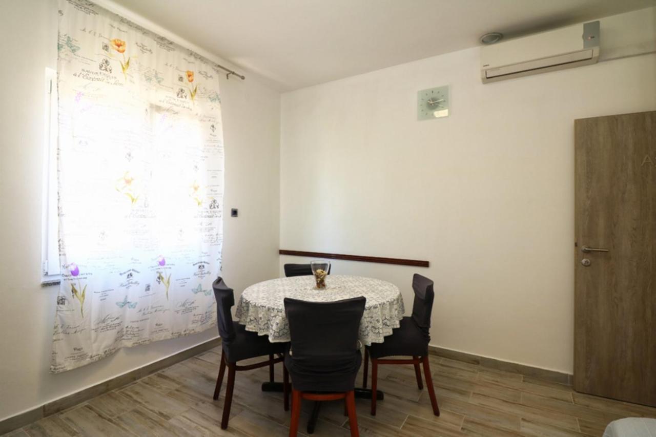 Apartmani Mikin Betina (Sibenik-Knin) Exterior foto
