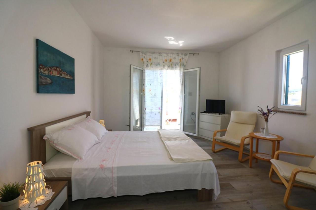 Apartmani Mikin Betina (Sibenik-Knin) Exterior foto