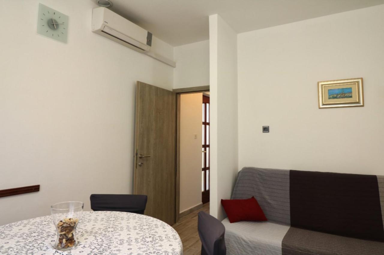 Apartmani Mikin Betina (Sibenik-Knin) Exterior foto