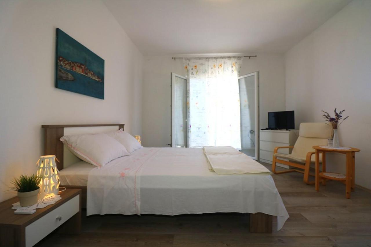 Apartmani Mikin Betina (Sibenik-Knin) Exterior foto