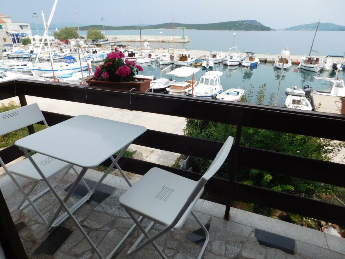 Apartmani Mikin Betina (Sibenik-Knin) Exterior foto