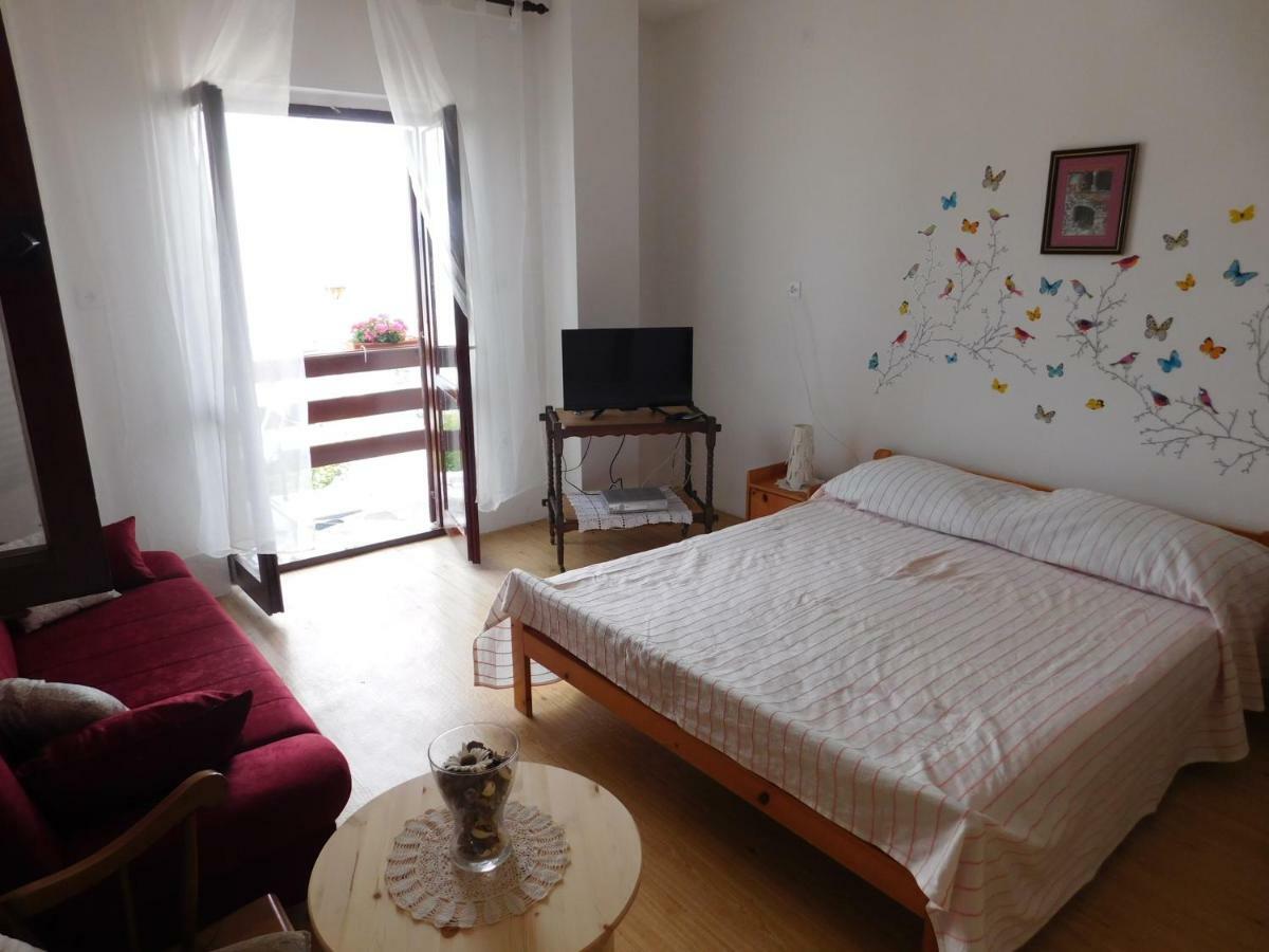Apartmani Mikin Betina (Sibenik-Knin) Exterior foto