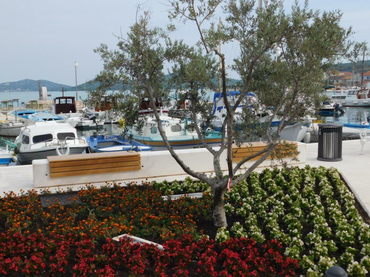 Apartmani Mikin Betina (Sibenik-Knin) Exterior foto