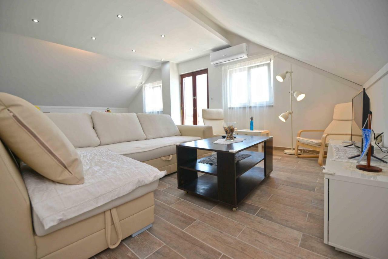 Apartmani Mikin Betina (Sibenik-Knin) Exterior foto