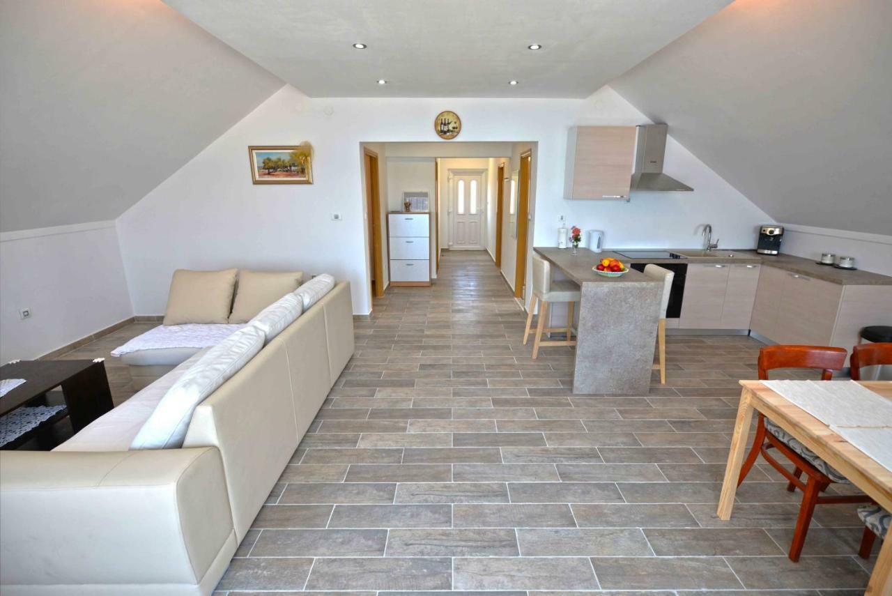 Apartmani Mikin Betina (Sibenik-Knin) Exterior foto