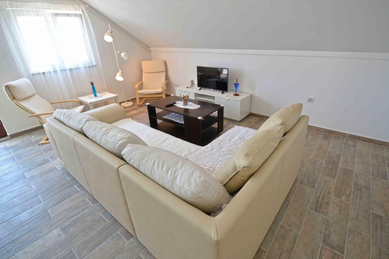 Apartmani Mikin Betina (Sibenik-Knin) Exterior foto
